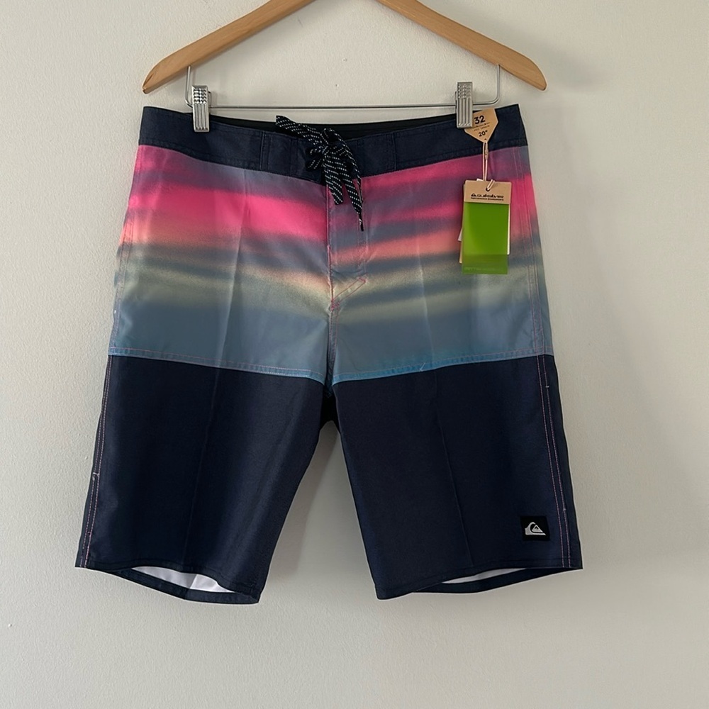 NWT Quiksilver Men's Standard Everyday Faded Swim Shorts
